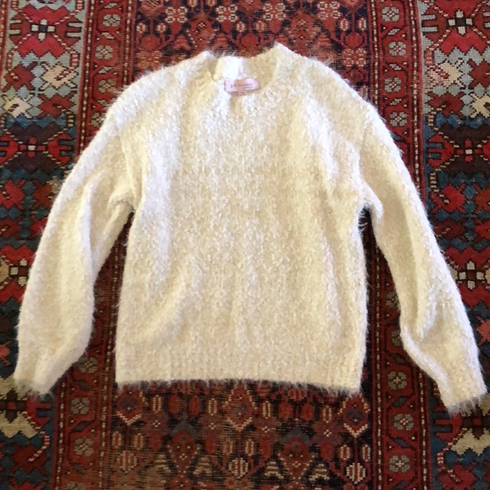Soft XS white sweater